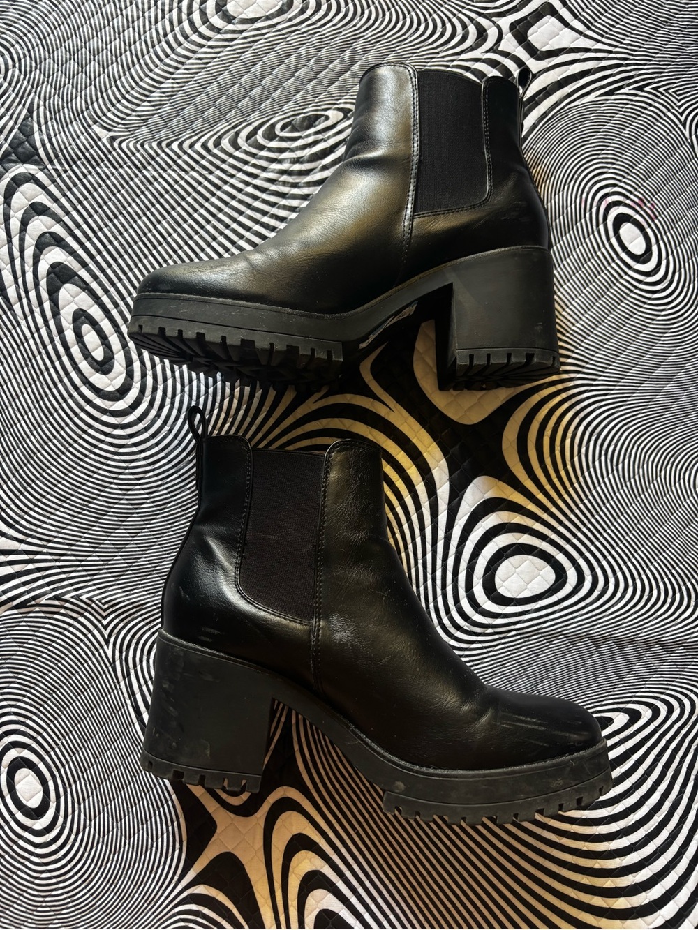 Y2K Vintage Public Desire Black Chunky-Heel Chelsea Boots